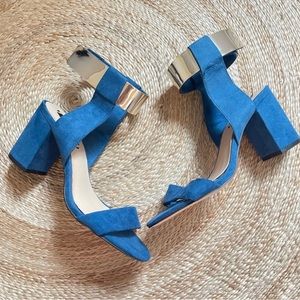 Zara basic peacock blue heel with gold strap (size 39/8.5 women’s)